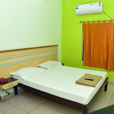 Hotel Aditya Puducherry Zewnętrze zdjęcie